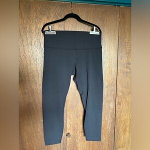 Lululemon Wunder Train HR 25” legging. Size 16.